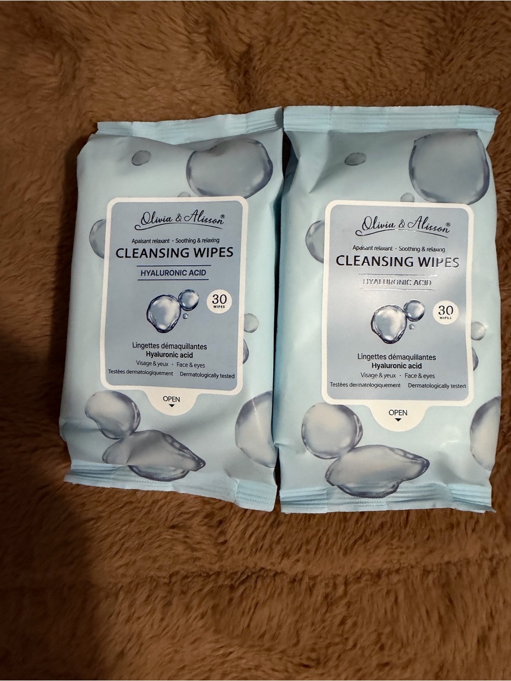 Hyaluronic Acid Cleansing Wipes – Light Blue (30 ct)